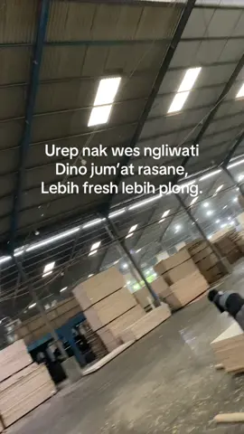 ora perlu semangat,penting mangkat😵‍💫#batang24jam #storywa #buruhpabrik #fyppppppppppppppppppppppp #trend 