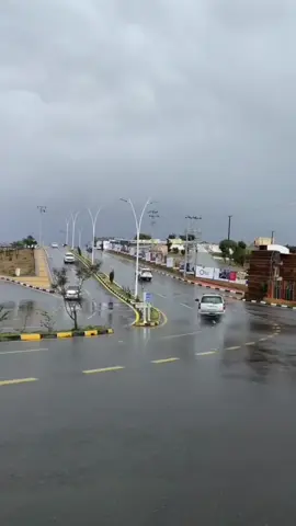 ماتغيرنا الـسـنــيــــــن ولا يغيرنا الزمن لو يشين الوقـت  حنا بأذن ربي ما نشين نـخـســر الدنيا وندفـع كل مافيها ثمـن اهم شي نكون في صدق التعامل عايشين...