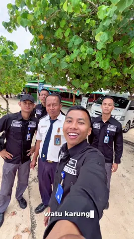 🌊✨ Seru banget liburan di Pantai Watukarung! Dan kabar baiknya, ke sini sekarang gampang banget 🚐 Naik DAMRI HiAce Commuter jurusan Madiun – Pantai Watukarung cuma Rp28.500 😍 ⏰ Jadwal: Dari Madiun: 04.00 pagi & 16.00 sore Dari Watukarung: 06.00 pagi & 14.00 siang 📍 Rute via: Terminal Purboyo – Stasiun Madiun – Maospati – Temboro – Gorang-gareng – Ponorogo – Pantai Klayar – Pantai Watukarung 📲 Booking tiket bisa lewat DAMRI Apps mulai H-3 keberangkatan. ✔️ Nyaman ✔️ Murah ✔️ Langsung sampai pantai #DAMRI #fyp #pantaiwatukarung #ponorogo24jam #madiun24jam @DAMRI @Ponorogo.update @PONOROGO JALAN JALAN 