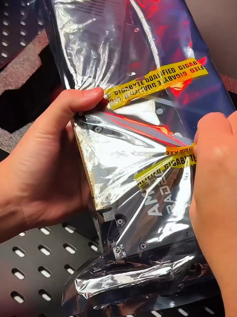 Unboxing AORUS RX 9070XT  Elite 16GB 🔥💥 #AORUS #9070XT  #AMD #pcgamerbarato #pcsetup 