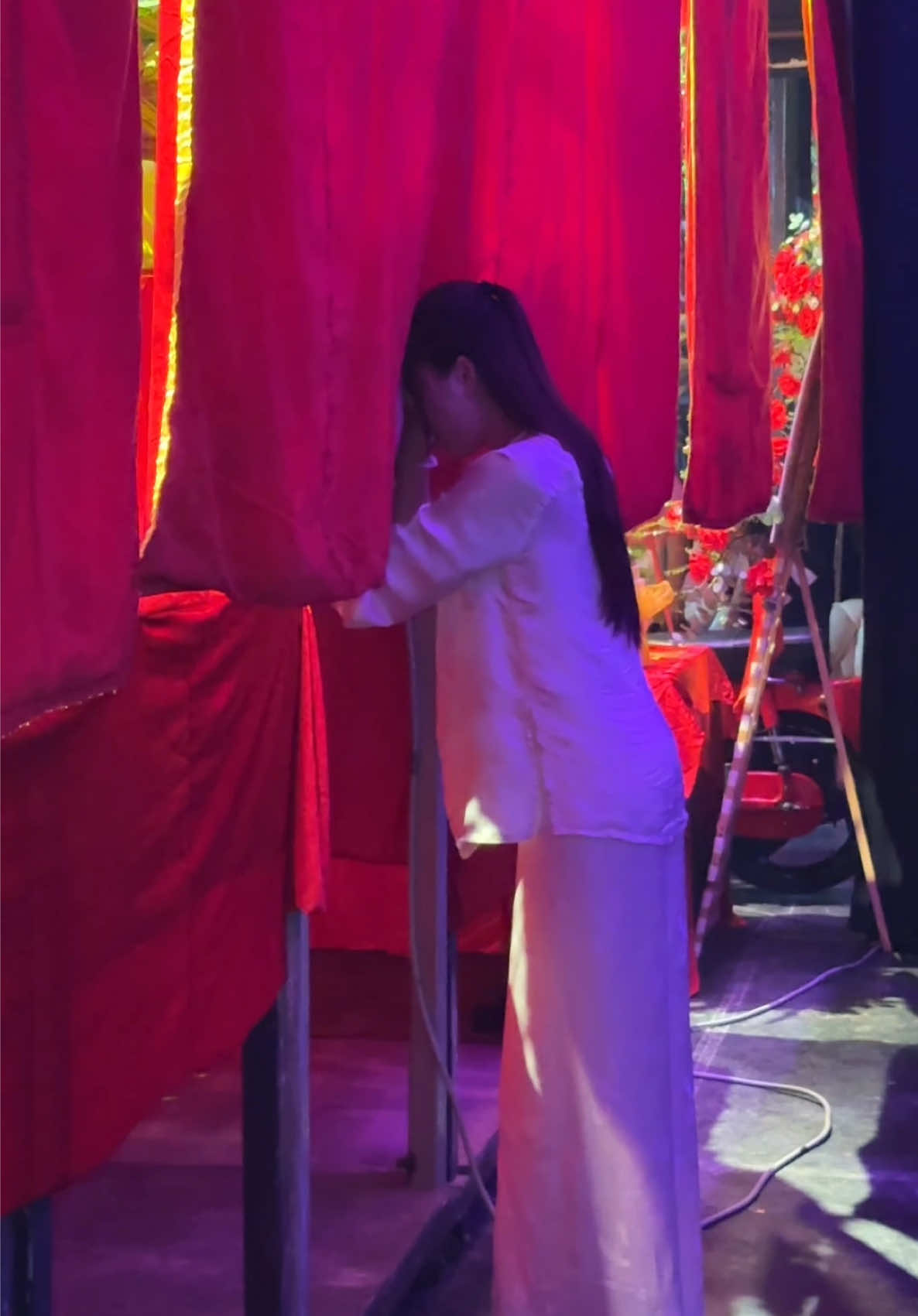 Mong cho các nghệ sĩ được bình an, tinh tấn, mang được nhiều giá trị tốt đẹp đến cho mọi người! Con xin kính lạy Tổ và cám ơn khán giả đã yêu thương #giotosankhau #MCThanhThanhHuyen #ThanhThanhHuyen #nghesivietnam #tamlinh 