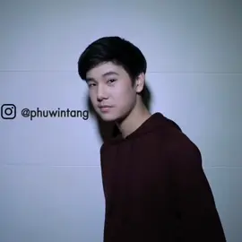 phuwin udah lama gabung di gmmtv, bahkan dia bisa terbilang senior, tapi sampai sekarang disaat prestasi nya bahkan sudah banyak, dia bahkan memiliki pekerjaan di luar agensi seperti series taste dan dalah dia bekerja keras sendiri, tapi gmmtv masih sering mengabaikan nya, dan dengan enteng nya mereka bilang phuwin anak emas tanpa tau phuwin udah bekerja sekeras apa 🙂 #phuwintang #gmmtv #fypシ 