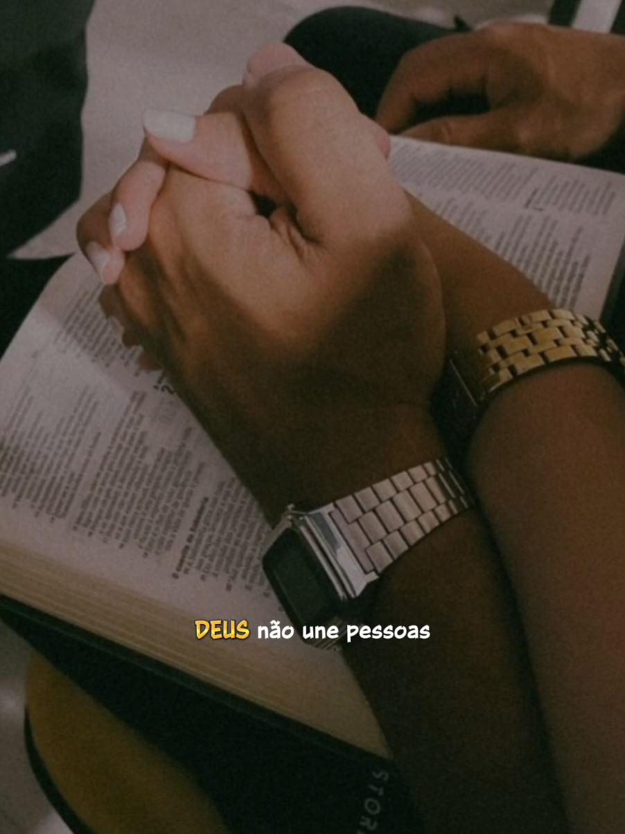 DEUS não une pessoas, ELE une propósitos 🛐❤️ #casalcristao #relacionamentocristao #propositodedeus #casal #fyp 