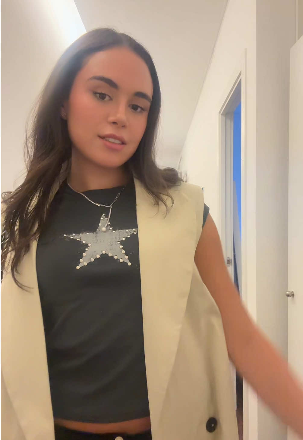 New fav baby tee ⭐️ #fyp #styling #parati #OOTD #outfit 