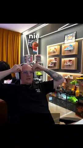 📵 Przestań scrollować – zacznij budować swoją historię. 🌱 Każdy startuje od zera – i to jest normalne. 😂 Na początku wielu będzie się śmiać. 🗣️ Niektórzy będą Cię wyzywać i podcinać skrzydła. 💡 Ale Twoje marzenia są tylko Twoje – i nikt nie musi w nie wierzyć. 🔥 Ważne, byś TY wierzył i działał. 🚀 W Zwolnionych z Teorii uczymy się, jak zmieniać pomysły w projekty. 🌍 To miejsce, gdzie możesz pokazać, że potrafisz więcej. 🎯 ZwolnieniZTeorii DziałajTeraz 🚫 Nie porównuj się do tego, co widzisz w internecie.   #Motywacja #Rozwój #Sukces#biznes #dzinold 