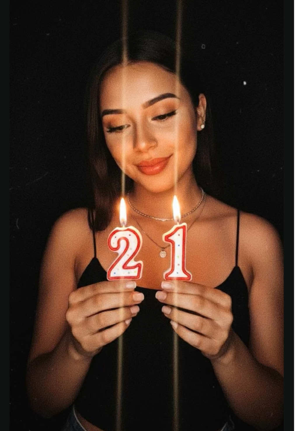 Foto de aniversário com VELAS de número, feito com GEMINI (IA)    ➡️ Use a foto do tamanho que você quer que ele gere (se é 9:16, tamanho de stories, use uma foto sua nesse tamanho!)  ❌Se der erro, troque de fot! ✅Altere a IDADE, nos campos mostrados!  PROMPT NOS COMENTÁRIOS! #gemini #prompt #ia #aniversario 