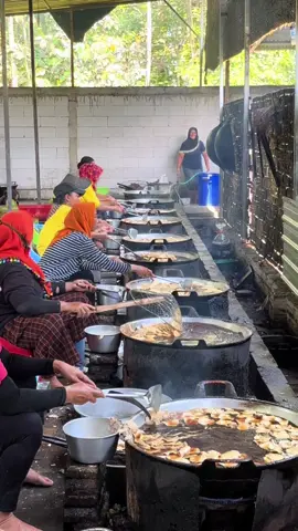 Berkah Barokah pejuang nafkah 😇😇  #tempekripik #kripiktempetrenggalek #pemotongtempesagu #mesinpemotongserbaguna 