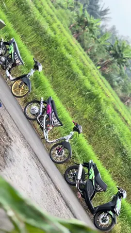 duh memang asik punya mio @MIO TENSI II @𝙢𝙚𝙡𝙞𝙨𝙖  #miotensi #mio #kiriangarut #mio300cc #stripingapihijau 