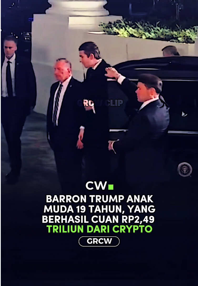 Barron Trump, putra bungsu Presiden AS Donald Trump, dengan cepat mengerek kekayaan bersihnya. Menurut laporan terbaru, kekayaan bersihnya kini mencapai US$150 juta. Sejak peluncuran ventura kripto keluarga Trump, World Liberty Financial (WLFI), kekayaan Barron melesat drastis. Menurut whitepaper perusahaan, ia merupakan salah satu co-founder bersama kakak-kakaknya. #fyp #barrontrump #cryptowave #wlfi #lewatberanda 