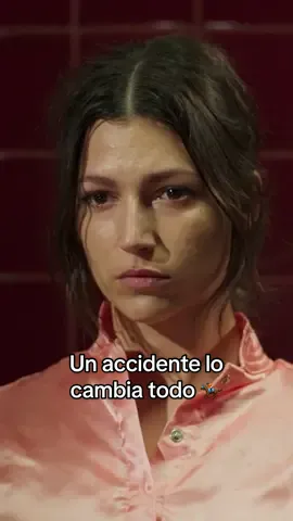 “Sus lesiones no son compatibles con la vida” 🥺  No te pierdas #ElJockey con #ÚrsulaCorberó y #NahuelPérezBiscayart, ya disponible en #SkyShowtime. #CineEnTikTok 