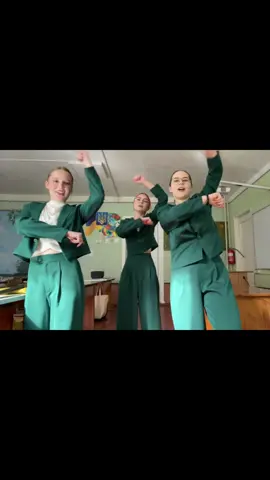 @daryxqmx @linax_t @Dexter.                                              #11_pokr #clasmates 