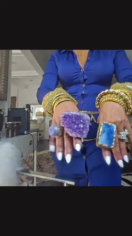 INDIGO BLUE.... WITH GOLD AND AMETHYST ACCESSORIES  #veronicastyle  #ACCESSORIESADDICT  #indigoblue  #octoberfashion  #statementrings 