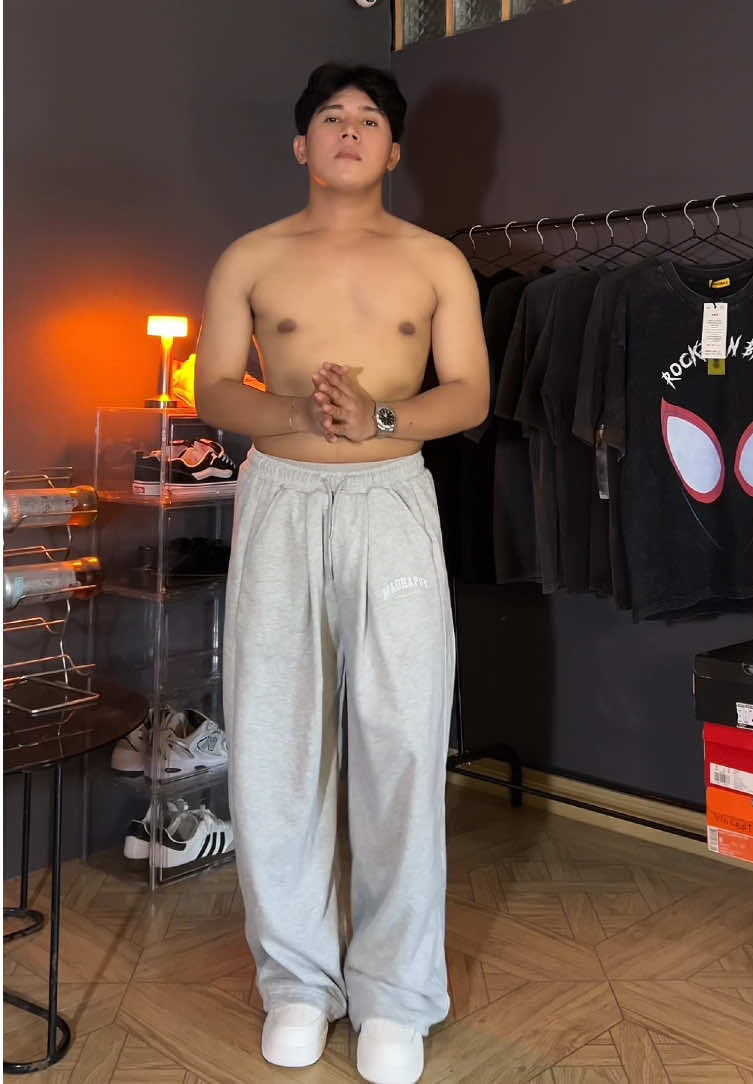 Swabe nitong sweat pants nato! 😮‍💨🔥  • #sweatpants #outfit #outfitideas #styleinspo #mensfashion 