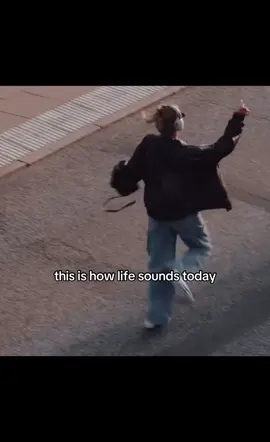 trying to get the frame❤️‍🔥#TSTheLifeofaShowgirl #taylorswiftedit#taylornation#ts12#fyp 