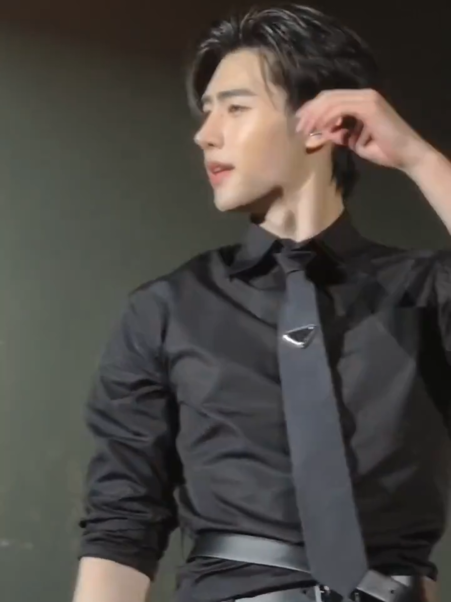 หล่อมาก😭#sunghoon #parksunghoon #WALKTHELINE_IN_SINGAPORE 