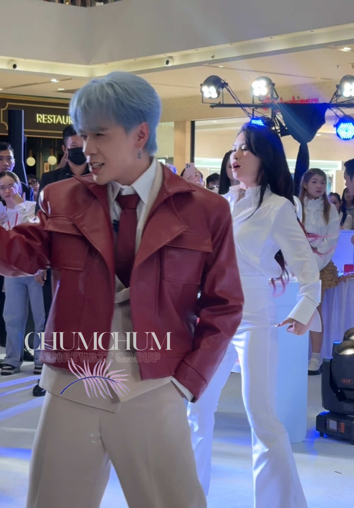 Quang Hùng MasterD gặp sự cố mic nhưng vẫn choáy hết mình tại Sự kiện SK-II ra mắt biểu tượng mới Pitekuma và bộ quà tặng phiên bản giới hạn SK-II Best Collection #SKIICRYSTALCLEARJOY #SKIIPITEKUMA #SKIIVN #ChumChum #BimatVbiz #Thegioimodels #Lattungvbiz #TiktokGiaiTri #Globalem #SKIIVNbychumchum #quanghungmasterd 