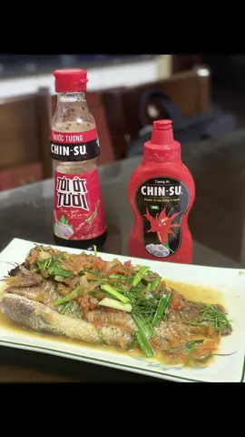 🔥 Thịt cá mềm ngọt quyện sốt cà chua chua dịu, thêm chút cay thơm từ CHIN-SU – món ngon chuẩn vị cơm nhà 💯 #CHINSU #ThomCayNhanQuaLienTay #NuocTuongToiOt #TuongOtChinsu