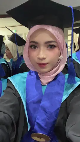 wis-udahhh😋😽💋 @Salmaa @s #wisuda2025  #poltekkeskemenkes #poltekkesbandung #tlm #trendwisuda 