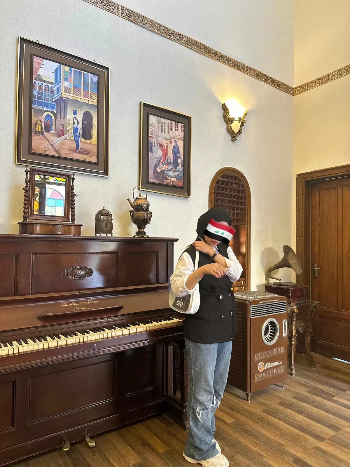 A special and beautiful day in Baghdad with my sister 🌸🇮🇶 full of laughter and sweet memories 💕 We visited Al-Mutanabbi Street 📚, Youth House 🏛️, Al-Shorja Market 🛍️, and Al-Iraqia University 🎓✨ #BaghdadVibes #Memories #baghdad #iraq #المتنبي 