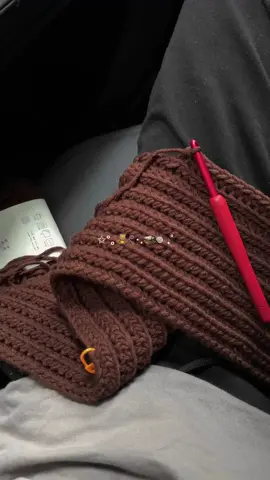 Móc khăn từ bây giờ cho kịp giáng sinh 🥹❄️ #crochetersoftiktok #moclen #crochet #crochetscarf #fyp 