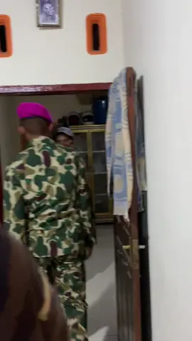 Punya sosok seorang ayh petani Yang pejuangan dia berhasil mendidik ank nya sampai jdi abdi negara#tniindonesia🇮🇩 #abdinegaraindonesia #fypage #kebanggaanorangtua #momenterharu 