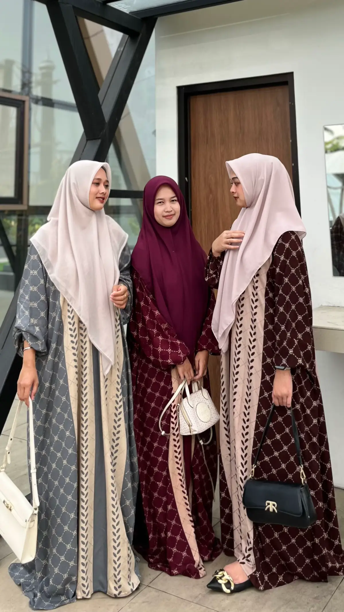 @Frndaa_a @فينا @madeena kaftan 