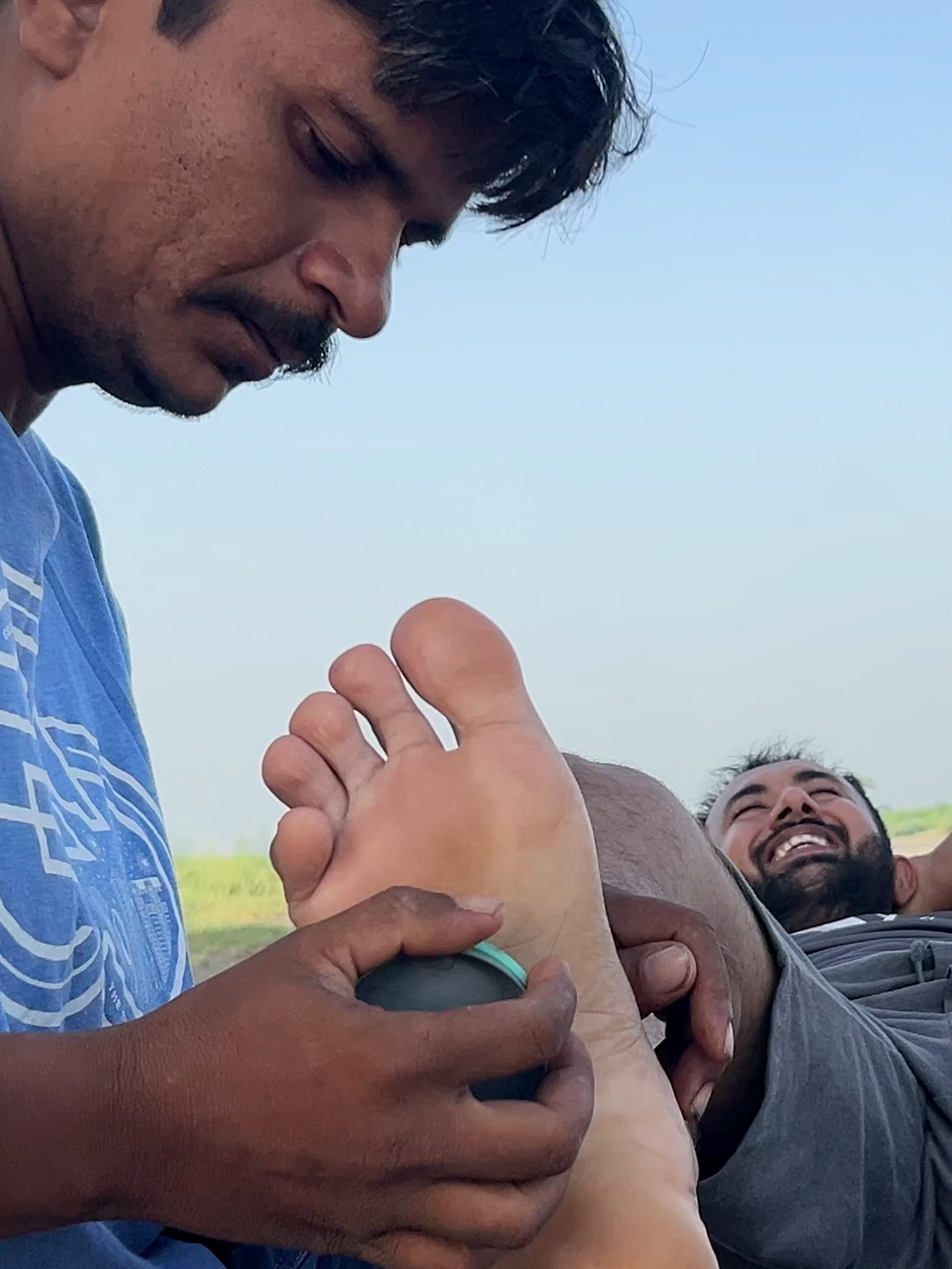 ASMR Tickle Feet 😂😂