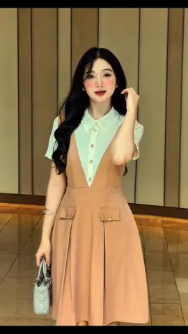 “Sự dịu dàng của mùa thu Em muốn gom nhặt từng chút một ”  🍁 #beminedaily #congso #đầm_xinh 