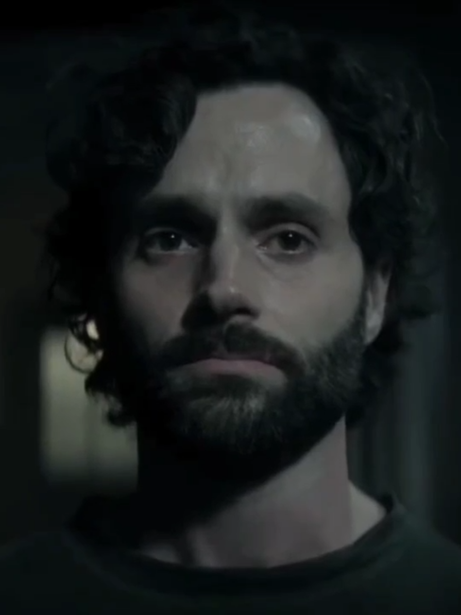 انا بجري و حاسس ان ضهري اتقطم #younetflix #edit #you #joegoldberg #joegoldbergedit 