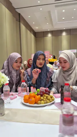 MasyaAllah, ternyata Ning juga percaya sama produk @ohmyskinid 🤍✨  #ohmyskin #skincare #makeup 
