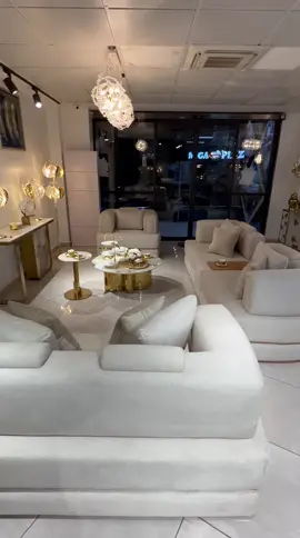 🛋️✨ Salon Rose by Castle Deco ✨🛋️ Le choix idéal pour allier élégance et confort dans votre intérieur 👌 ✅ Bois massif de haute qualité ✅ Assise confortable D30 ✅ Couleurs personnalisables selon vos envies ✅ Garantie 5 ans ✅ Délai de réalisation : 10 à 15 jours Avec son design moderne et raffiné, le Salon Rose apportera une touche chic et unique à votre maison ✨ 📍 Disponible exclusivement chez Castle Deco – Bir Khadem ☎️ Contactez-nous dès aujourd’hui pour passer votre commande #CastleDeco #SalonRose #Mobilier #SalonModerne #DécorationIntérieure 