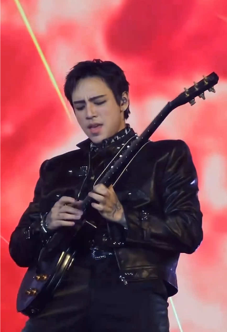 Câu này thần thiếp nói cũng nhiều rồi, nhưng tháo gắng tay xong gảy đàn a Yu là best đc khum ạ 🎸🎸🎸 🖤 #DPRIAN #ChristianYu #IAN #Dreamer 