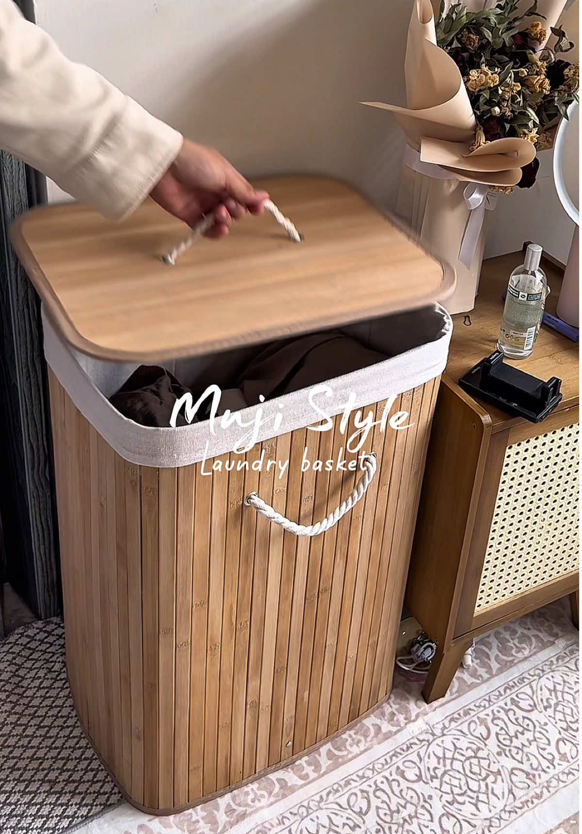 Korang still guna laundry basket color merah hijau ke?🤭 pakai bamboo macam ni terus nampak aesthetic tau! #laundrybasket #basket #bamboobasket 