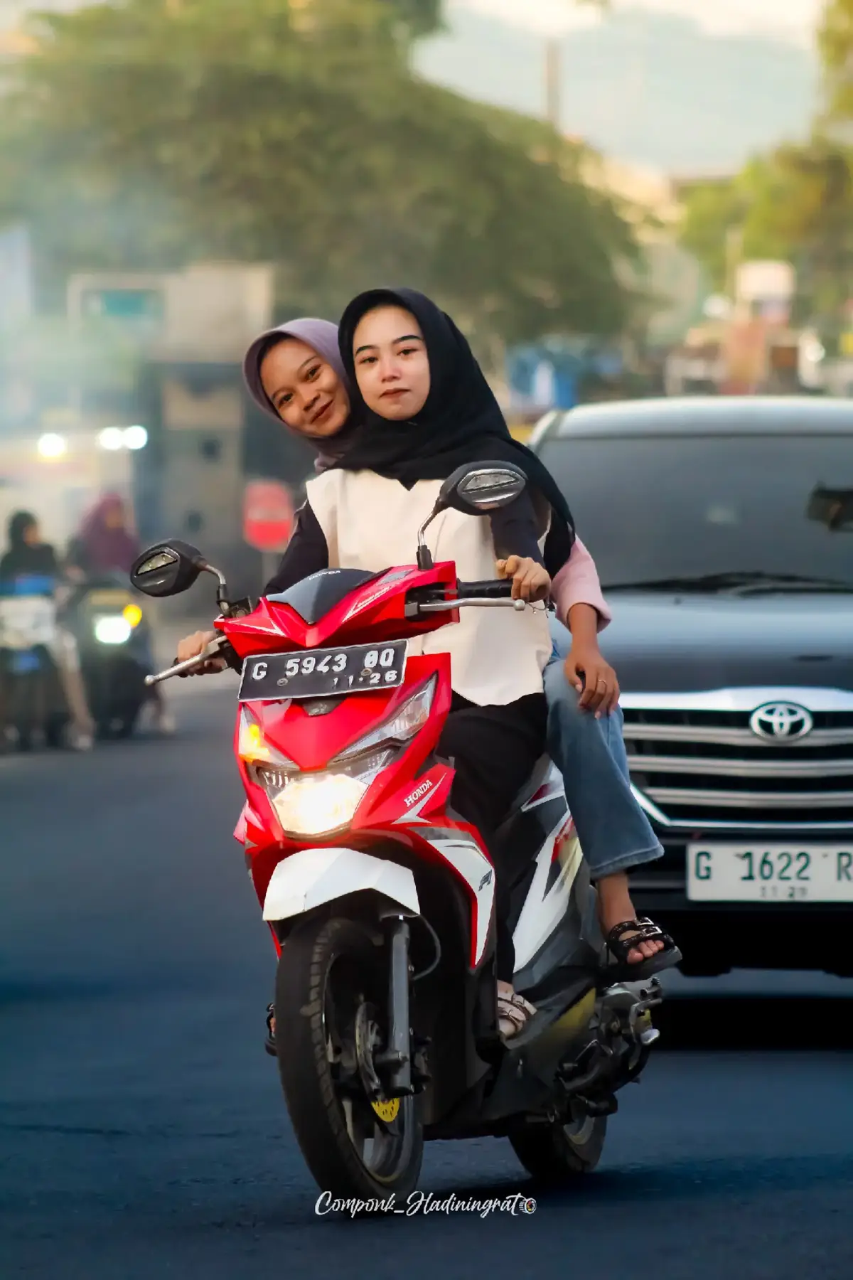 Lampu Merah Moga 🏍️💨 . . .#masukberanda #mogapemalang #pemalang #pemalanghits #fyp #streetfotography #pemalangselatan #pemalang24jam #moga 