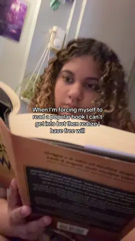 again all my recent videos were filmed on the same day.. #BookTok #bookish #fyp #reading #fourthwing 