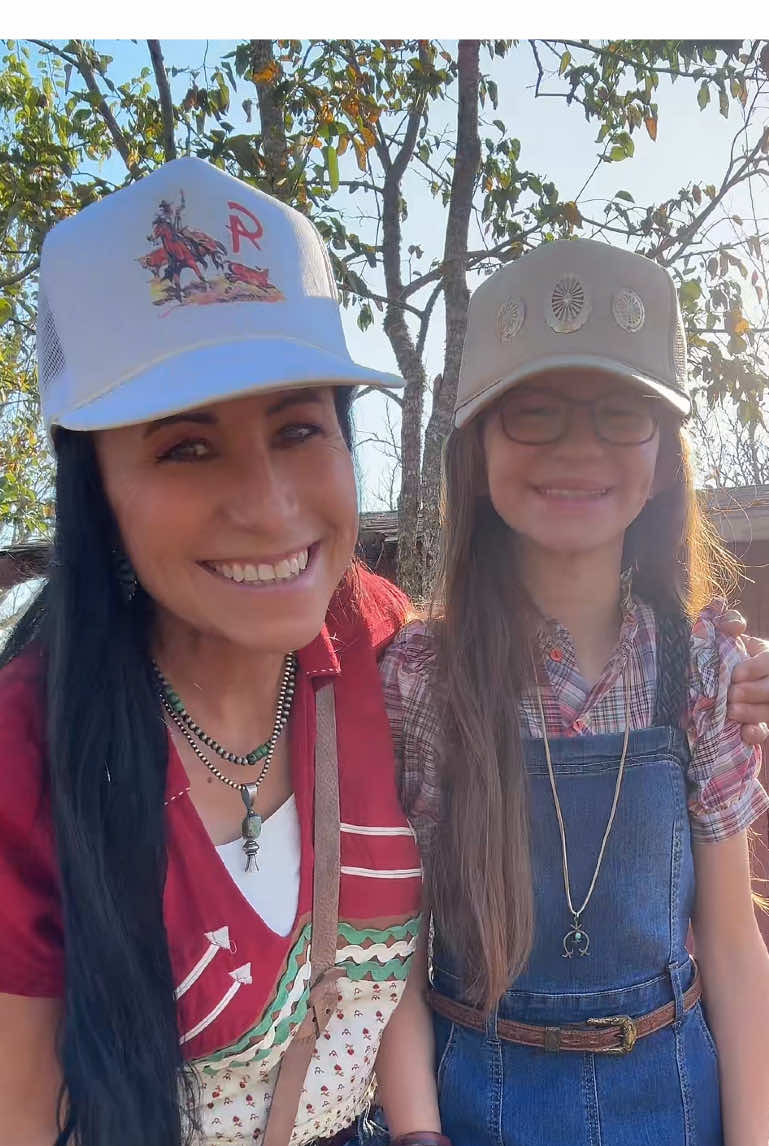 Day 1 fits from Round Top! Honestly we already filled our trailer on day 1 so here’s to figuring out how we are going to get everything home that we find in the next 3 days 😝😂 #westernfashion #roundtop #fleamarket #westernstyle #westernootd 