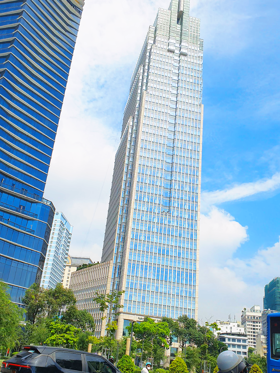 phải chăng xung quanh tượng Đức Thánh THĐ lại có phong thủy tốt nhất đất Sài Gòn,khi có đến 6 