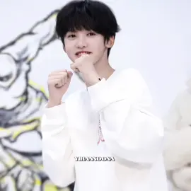 💥🥊  cr: @pandz.16 #zhangyiran #zhangyiran_张奕然 #tffamily #tffamily_4th_generation 