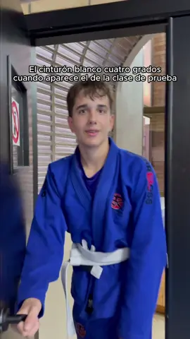 El cinturón blanco 🦈 preparado para cazar a su presa 🐜 #bjj #mma #jiujitsu