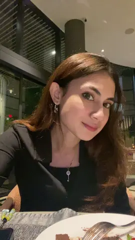 ni lagu enak bngeeettt 😭