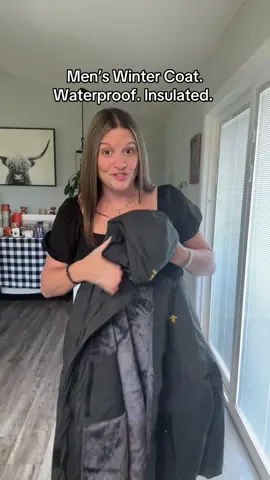 Men’s ski jacket. Insulated and waterproof. Hooded and beathable material. Durable and great quality! Grab yours now for winter! #winter #jacket 