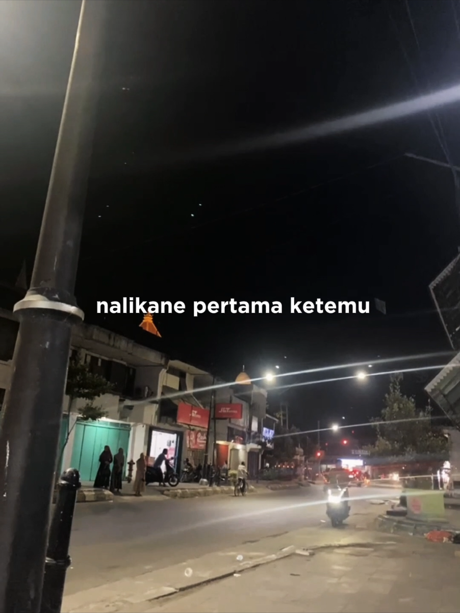 nalikane pertama ketemu . . . #capcut #terbaru #worowidowati #trending #patgulipat #fyp #oktober #jawapride🔥 #fyp #templatecapcut 