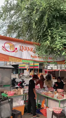 Tampilan baru lapak jajan kami after 3 bulan 🙌🏻🤗.   Terimakasih atas dukungannya semua🙏🫡.      #lapakjajanmbkum #fypシ゚ #lamonganpopuler #jajanpasar #lamonganupdate 