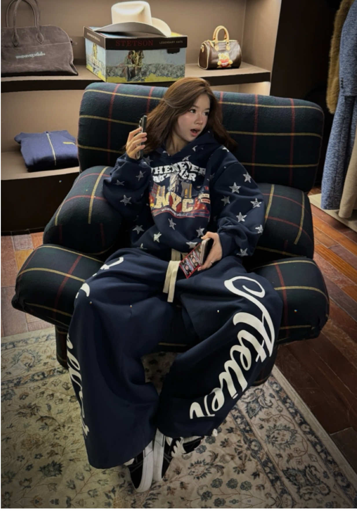 Yêu chị khổ lắm em@Whenever.Atelier 