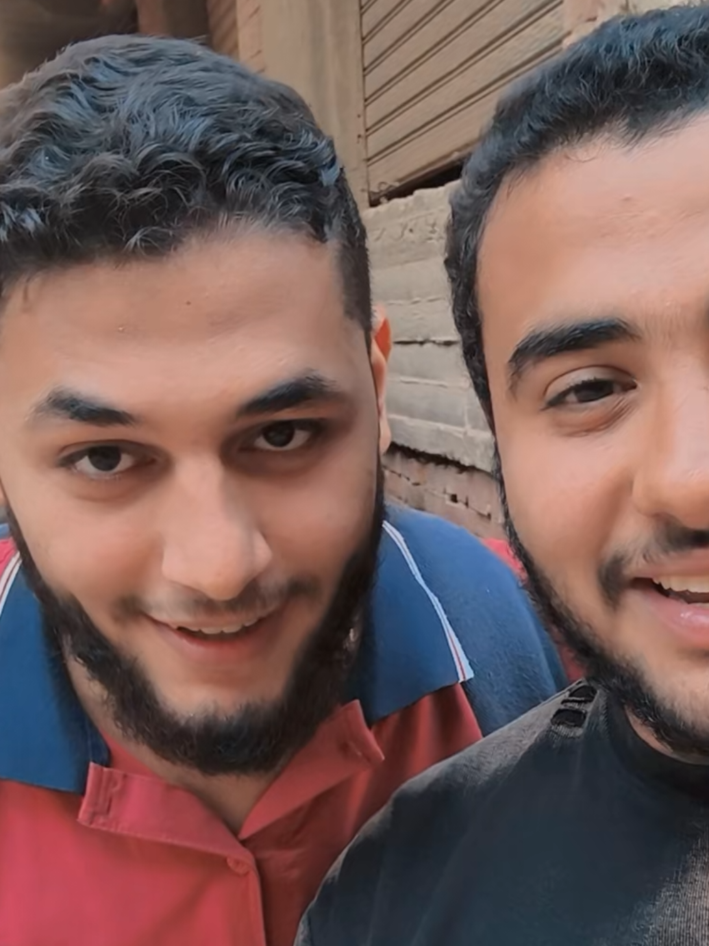 وتسالني اتعشقني؟ 🙈😂#شعر #المتنبي  @إسماعيل محمد منك لله يهندسه مينفعش خالص نطلع في فديو واحد انا ونتاا يعم حلال عليك مهو من حلاوتك مش هتسبلي حاجه 😂