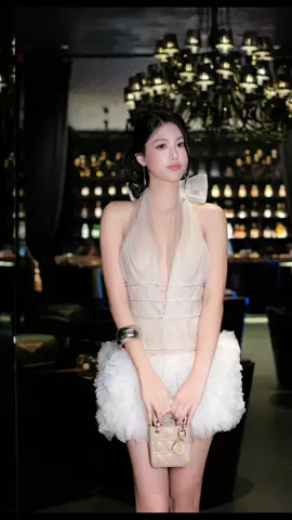 Nhan sắc của em làm tôi bị ốm rồi, Vì tôi chưa có thuốc “ kháng xinh “ 🫢