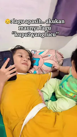 MasyaAllah di nyanyiin sama kakak