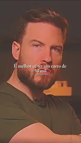 @Thiago Nigro  🚗🏡 Muitas vezes a vontade de mostrar conquista fala mais alto que a razão. Queremos o carro dos sonhos, a casa enorme, tudo ao mesmo tempo. Mas a verdadeira riqueza não está em aparentar, e sim em ter segurança. É melhor dirigir um carro de 50 mil e ter 200 mil investidos do que desfilar em um de 200 mil com apenas 50 mil guardados. 💡 O mesmo vale para a casa: melhor ter uma de 300 mil e 1 milhão investido do que o contrário. Por quê? Porque patrimônio sem liquidez não paga contas, não garante tranquilidade e não oferece liberdade. Segurança financeira não é sobre status, é sobre poder dormir em paz sabendo que você tem reservas para qualquer imprevisto. 🔑 A pressa em ter tudo de uma vez pode te deixar preso em dívidas e preocupações. A calma de construir aos poucos, investindo e priorizando a estabilidade, pode te dar algo que nenhum bem material oferece: liberdade. ❓E você, prefere ter coisas para mostrar ou segurança para viver tranquilo? #thiagonigro #fabricadecortes #educaçãofinanceira #investimentos #economia 