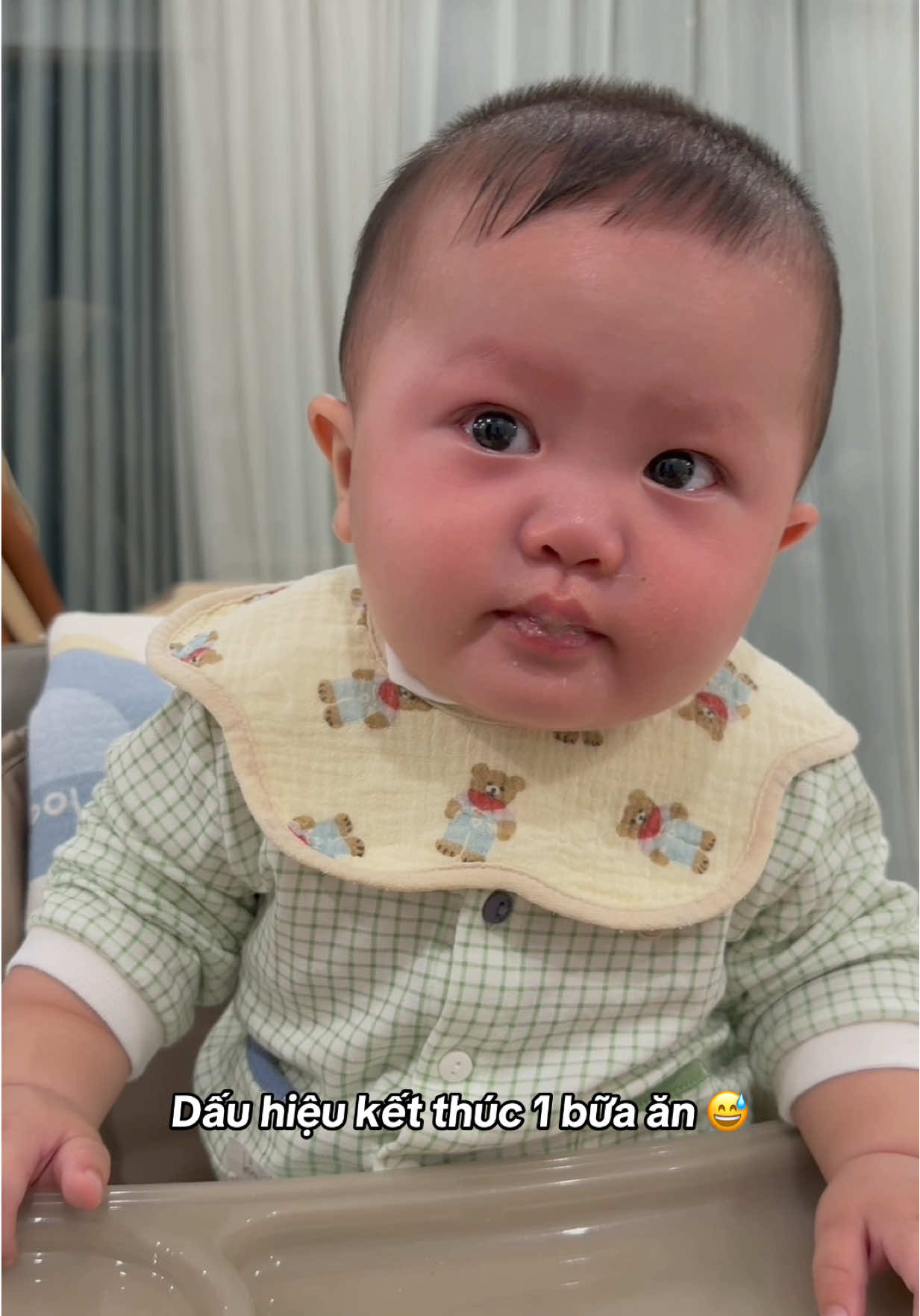 Đang bon miệng thì … 🥲 các mẹ cho e hỏi cháo ăn cữ 300ml có nhiều quá k hay bt ạ. Chứ dạo này ảnh trộm vía thun thút 🤣 #rongcon2024🐉 #tromviaconyeu #embedethuong #mevabe #beandam 