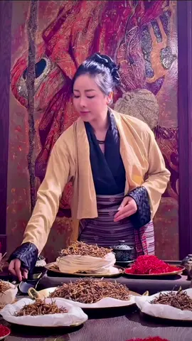 Kiếm tiền để làm gì? Rồi tiền nhiều thì làm gì? Để tẩm bổ chứ để làm gì☺️ Tầm này chỉ có khoẻ , trẻ và đẹp thì muốn gì các anh chẳng ☂️ cê 🤣.  #VHP  #CúnBông  #vũhồngphúc  #fyp  #Đôngtrùnghạthảo 
